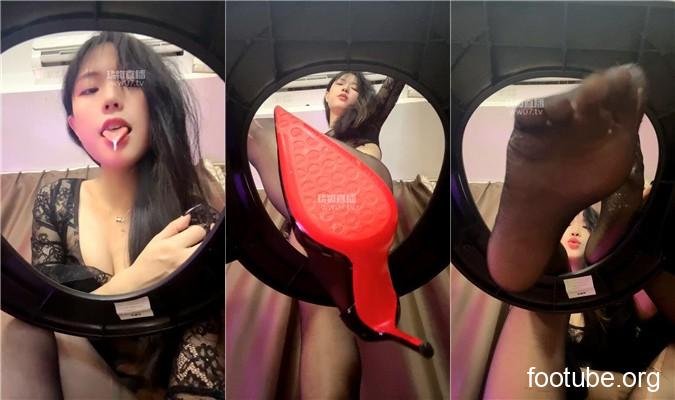 母狗妈妈 · 资源封面