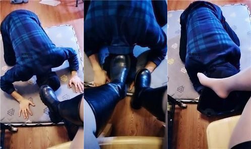 乂乂 · 资源封面