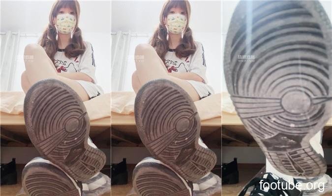 黑心小魔女 · 资源封面