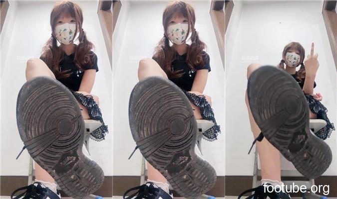 黑心小魔女 · 资源封面