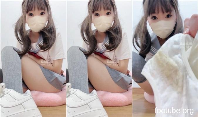 黑心小魔女 · 资源封面