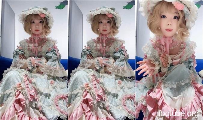 黑心小魔女 · 资源封面
